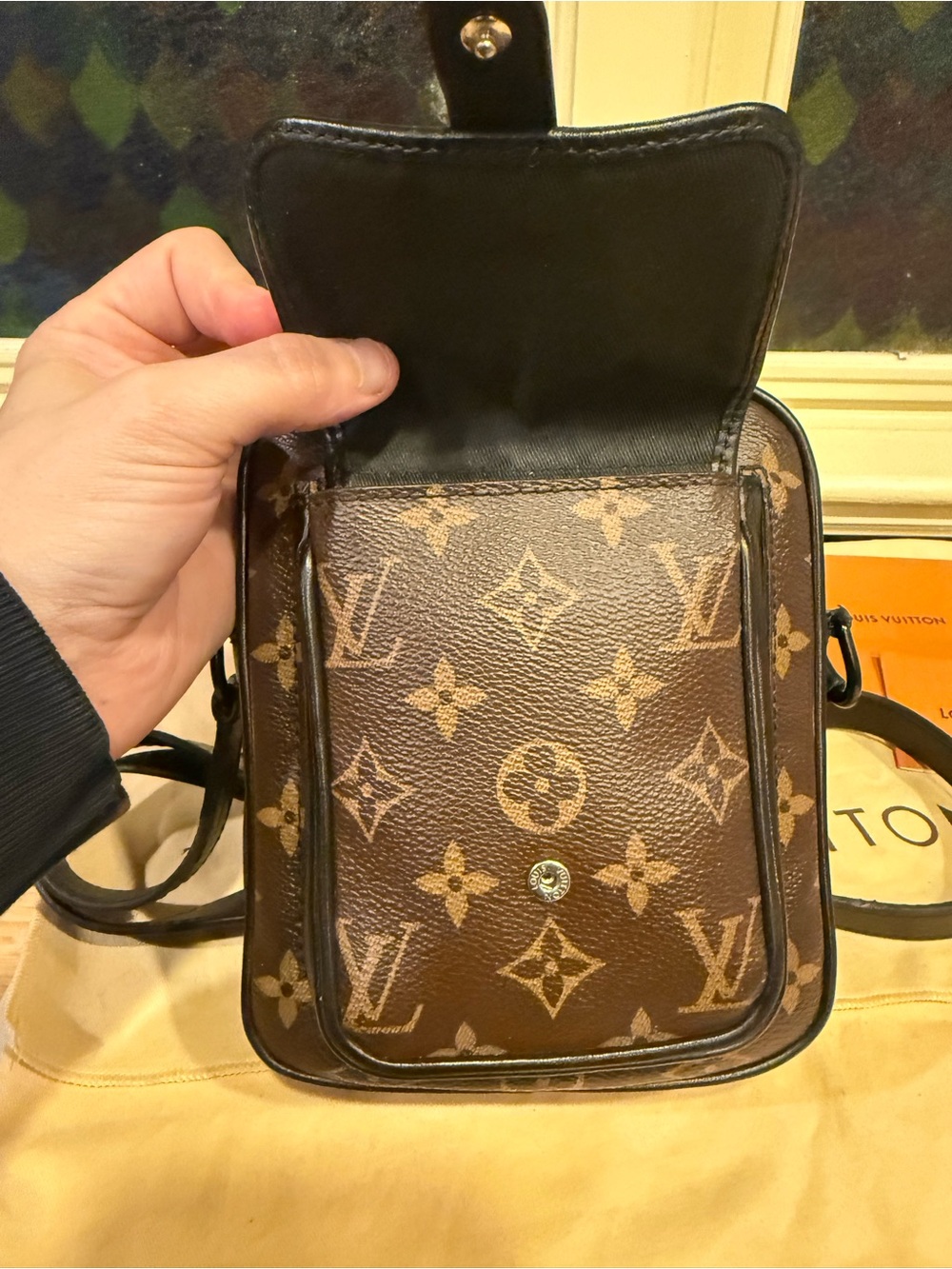 100% authentic  Louis Vuitton Christopher wearable wallet Crossbody bag - Picture 7 of 14